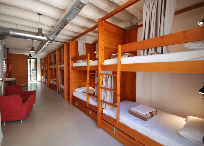 Ten To Go Hostel Barcelone